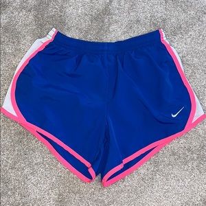 kids medium nike shorts